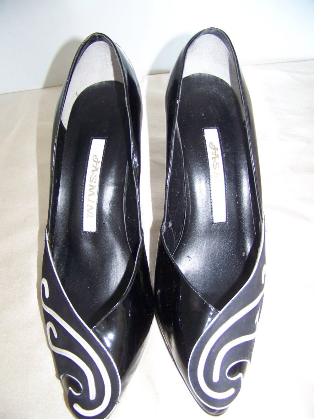 Vintage Jasmin black & White Heels Women’s